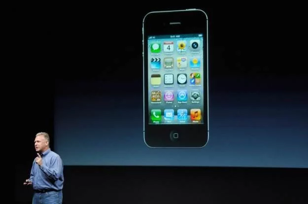 iPhone 4S - nowy smartfon Apple. Dwa razy szybszy niż jego poprzednik