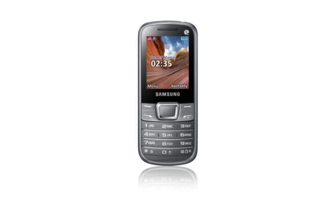 Samsung E2250 to niedrogi, ale funkcjonalny telefon