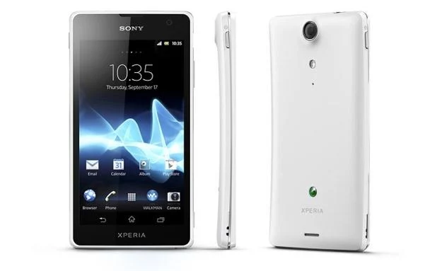 Xperia TX zrywa z charakterystyczną stylistyką modeli S i P