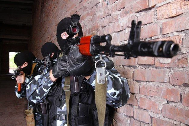 Armia nas szpieguje? Armia nas szpieguje?