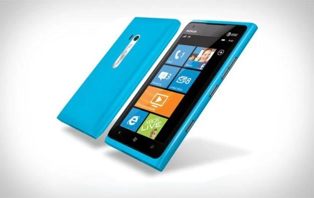 Nokia Lumia 900 - przed debiutem nowych modeli, jej cena spadnie