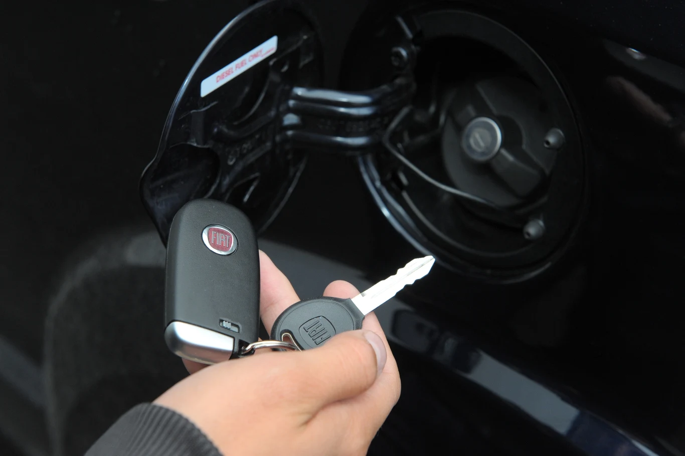 System bezkluczykowy, ale... wlew paliwa jest już wyposażony w zamek. Niepraktyczne.