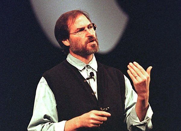 Współzałożyciel Aplle - Steve Jobs w 1997 roku.