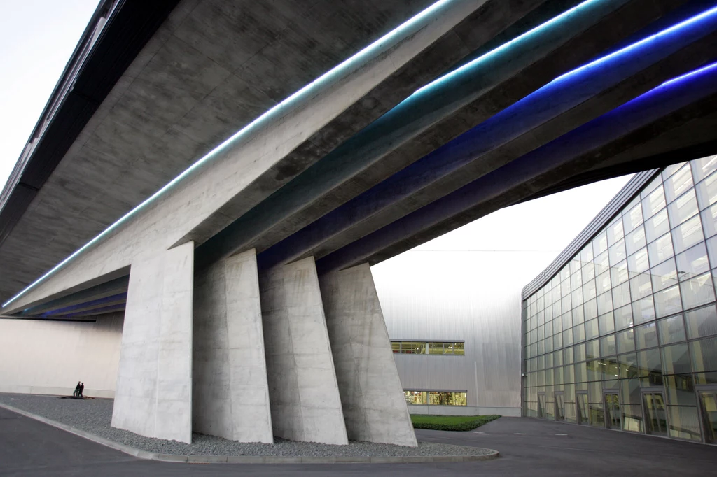 Budynek fabryki BMW w Lipsku zaprojektowała Zaha Hadid