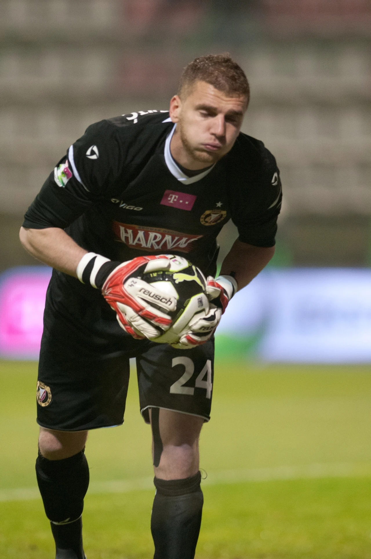 Bramkarz Widzewa Milos Dragojevic 