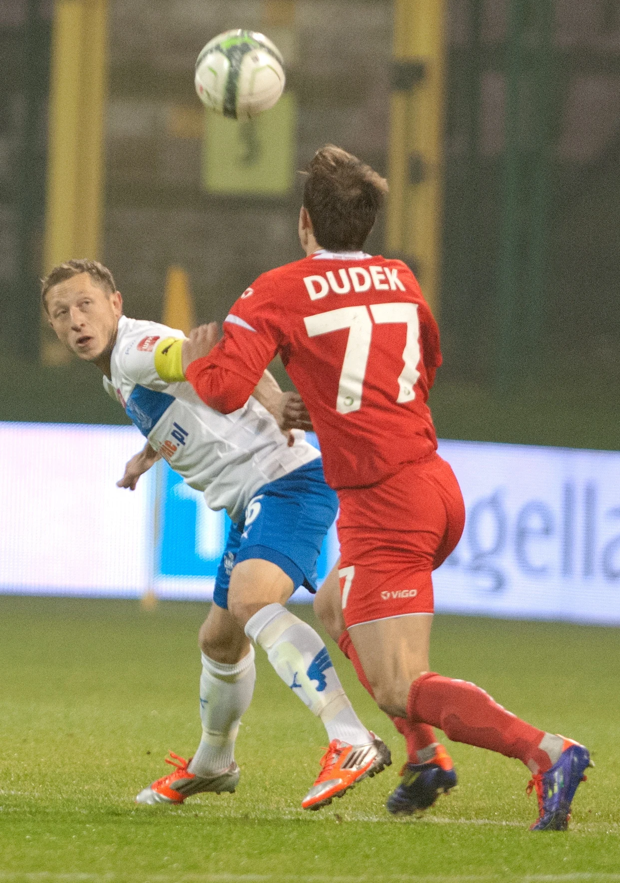 Sebastian Dudek (P) z Widzewa i Rafał Murawski (L) z Lecha