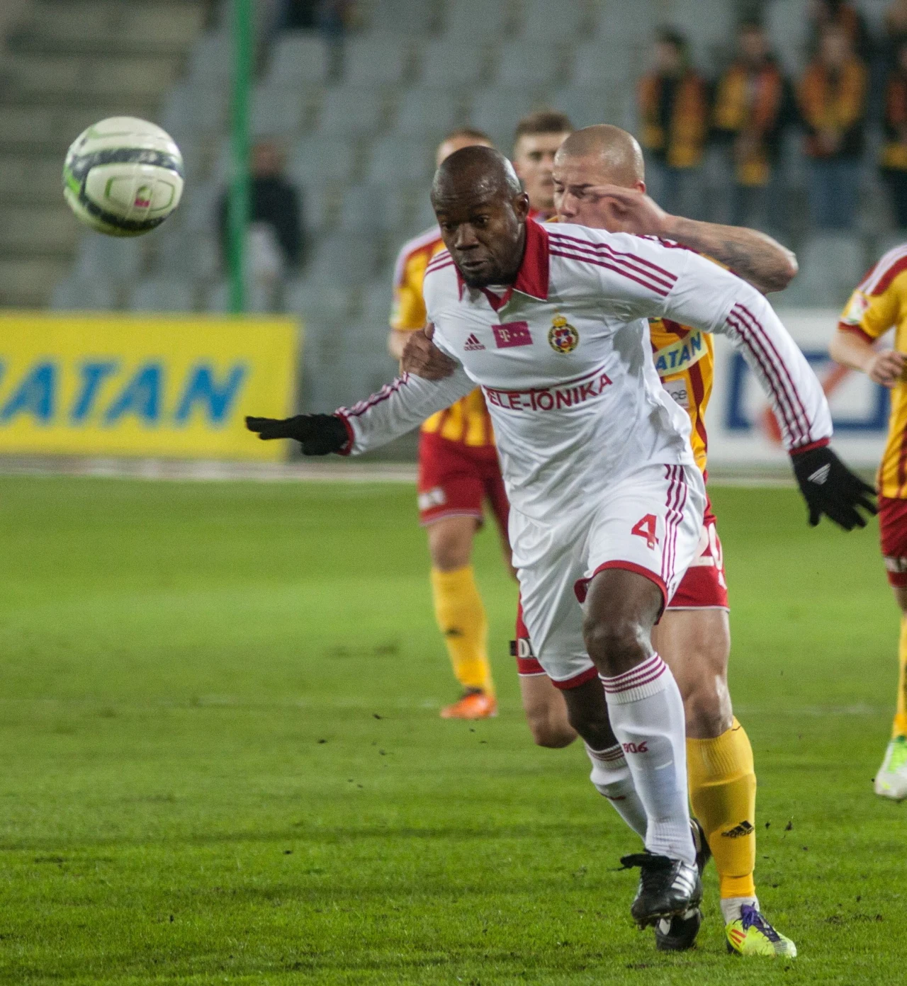 Gola dla Wisły strzelił Cwetan Genkow, a do wyrównania doprowadził w doliczonym czasie gry Maciej Korzym.