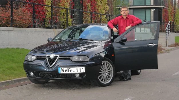 W trzy tygodnie po zakupie tłok wybił dwie dziury w bloku silnika. W trzy tygodnie po zakupie tłok wybił dwie dziury w bloku silnika.