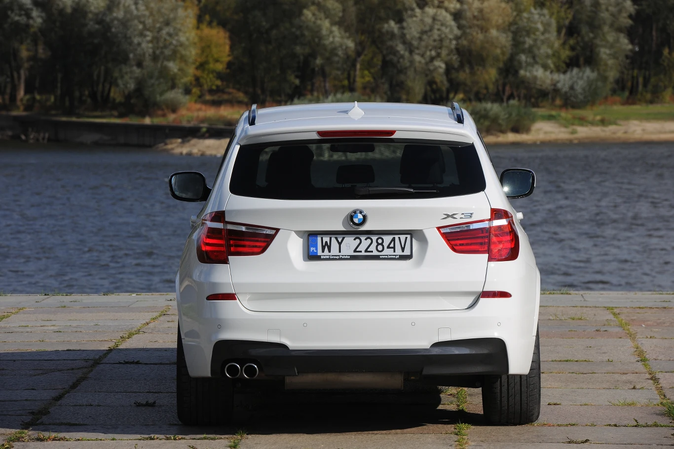 O widoczność do tyłu, podobnie jak w Audi, dbają wielkie lusterka zewnętrzne.