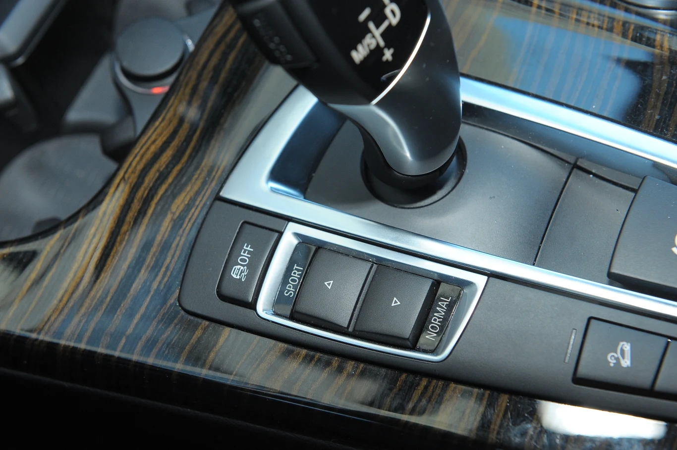 Zawieszenie BMW jest najtwardsze - nawet w najbardziej komfortowym trybie.