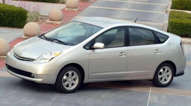 Druga generacja Toyoty Prius (2002-2009)