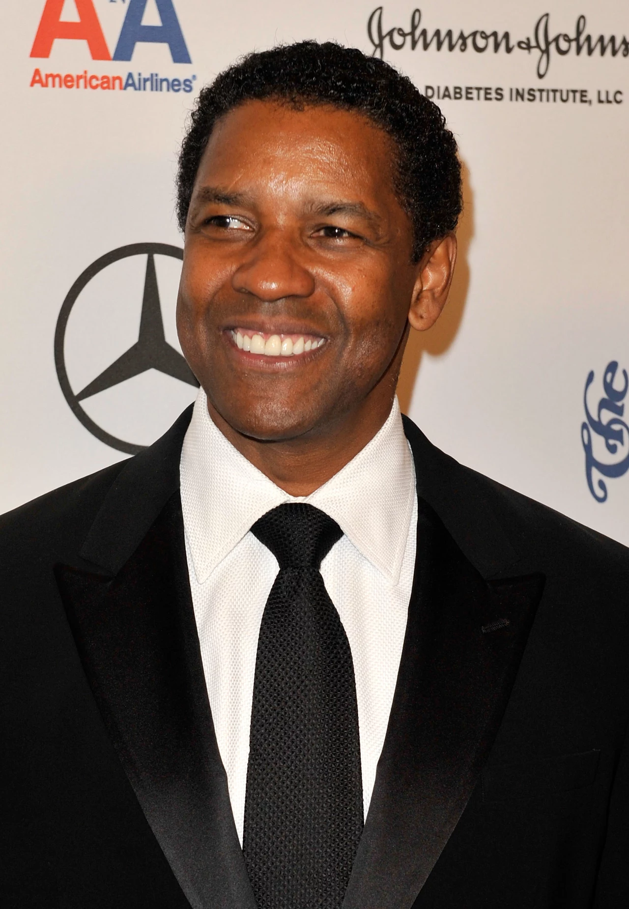 Denzel Washington zdobywca Oscara dla najlepszego aktora pierwszoplanowego Denzel Washington zdobywca Oscara dla najlepszego aktora pierwszoplanowego