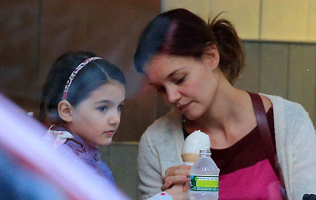 Katie Holmes z Suri Katie Holmes z Suri