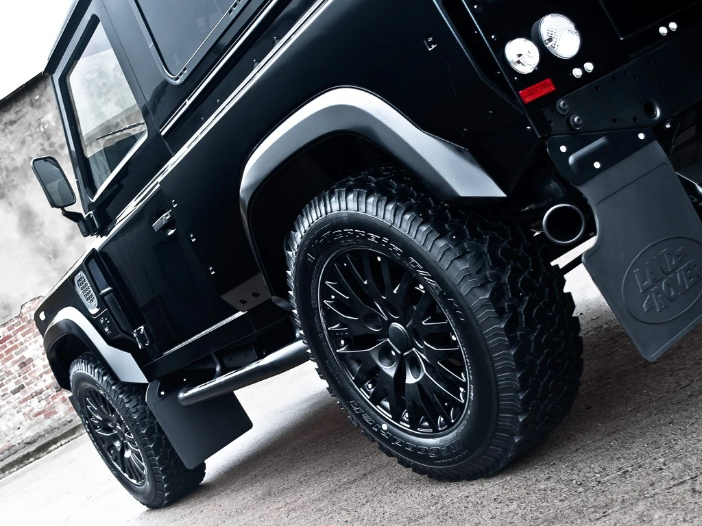 Land Rover Defender Harris Tweed Edition - Motoryzacja w INTERIA.PL