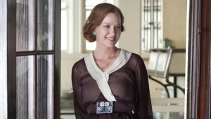 Gretchen Mol, jako Gillian