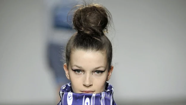 Modelka na pokazie Mary Katrantzou