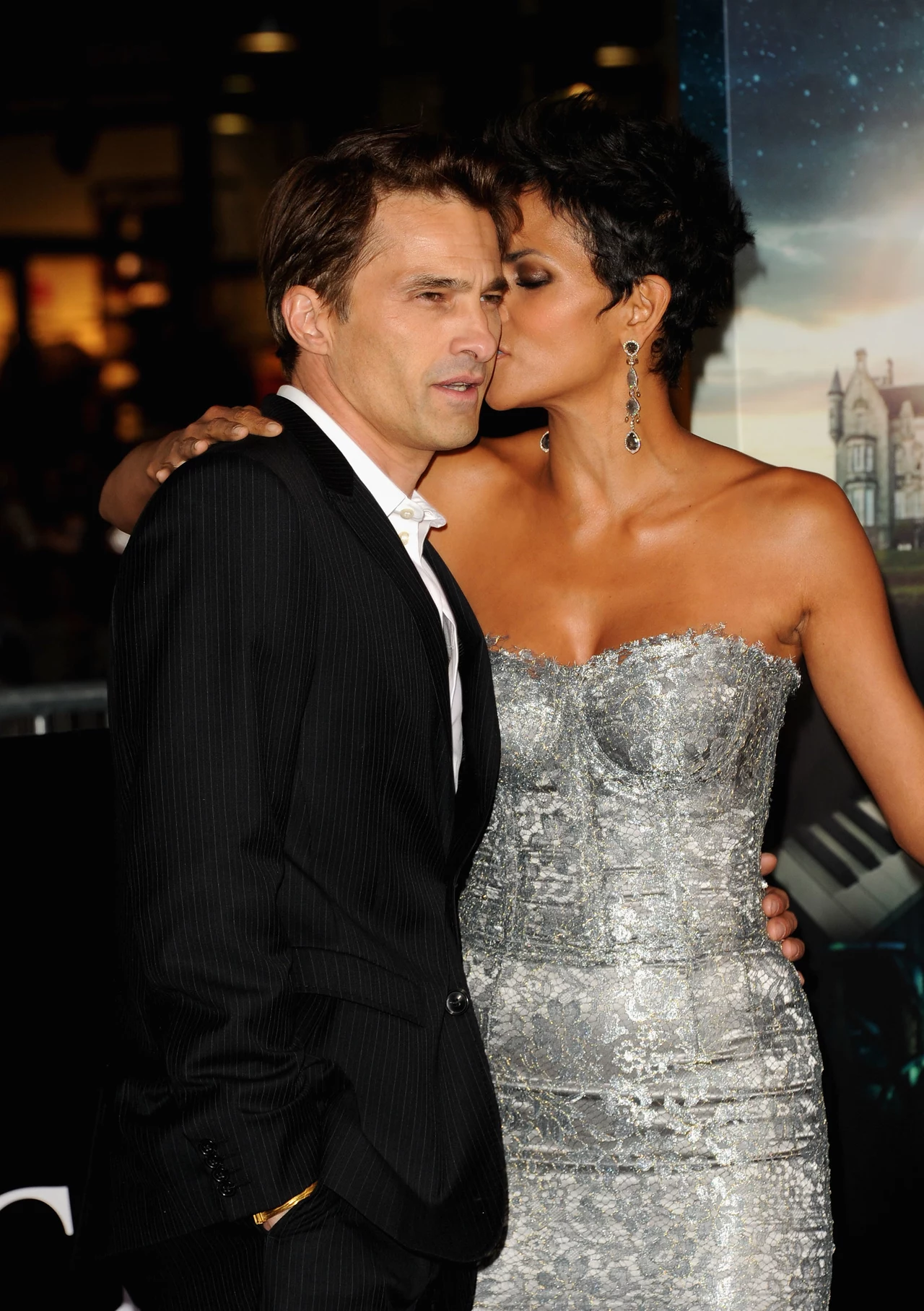 Halle Berry z jej nowym partnerem muszą trwać w związku na odległość Halle Berry z jej nowym partnerem muszą trwać w związku na odległość