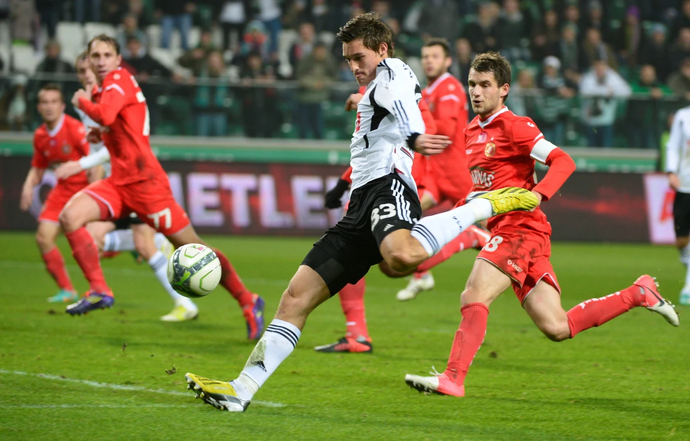 Zwycięskiego gola dla stołecznej drużyny zdobył Jakub Kosecki.