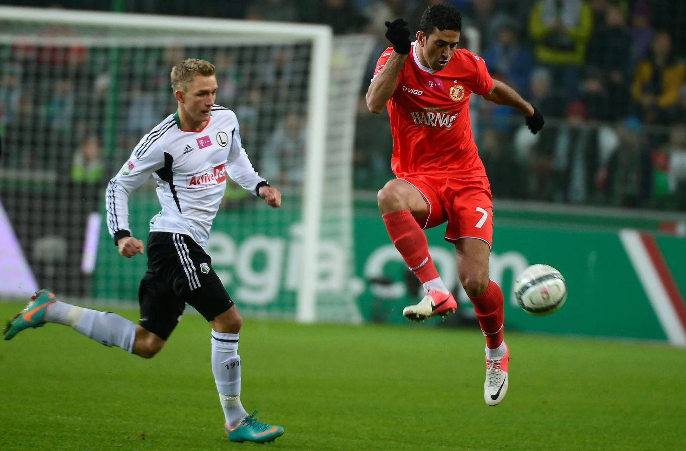 Zwycięskiego gola dla stołecznej drużyny zdobył Jakub Kosecki.