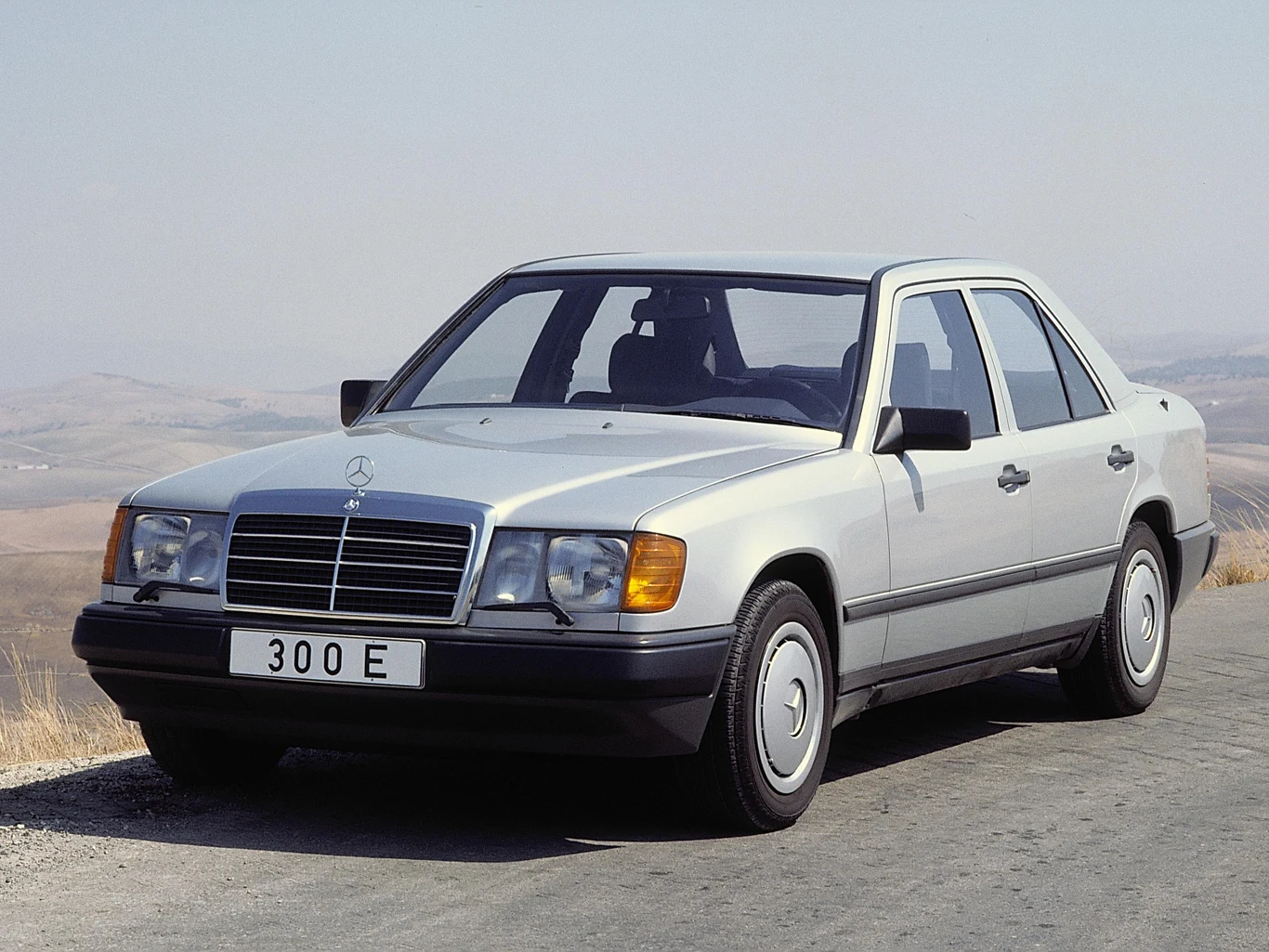 Mercedes W124 zwany „baleronem” to mistrz długowieczności.