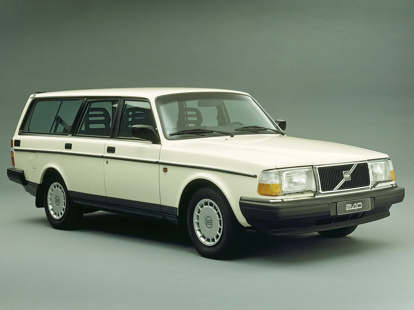 Volvo 240 z dieslem 2.4 bez problemu pokonuje 500 tys. km.