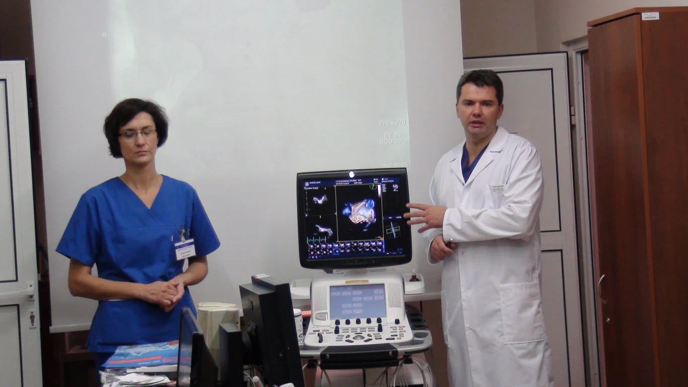 Zabieg przeprowadził zespół kardiologów pod przewodnictwem Profesora Dariusza Dudka z Pracowni Hemodynamiki i Angiografii Szpitala Uniwersyteckiego w Krakowie 