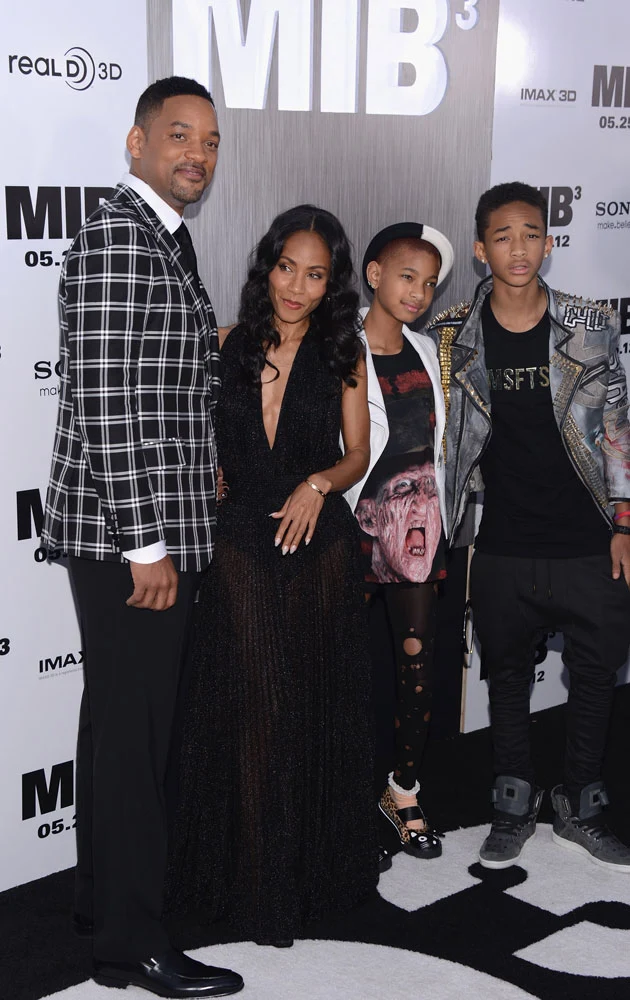 Rodzinka w komplecie. Od lewej: Will, Jada, Willow i Jaden Rodzinka w komplecie. Od lewej: Will, Jada, Willow i Jaden