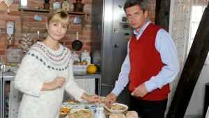 Joanna Brodzik i Piotr Grabowski na planie serialu "Nad rozlewiskiem".