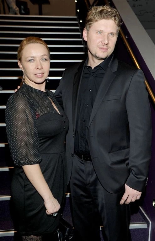 W premierowym pokazie „Od pełni do pełni” uczestniczyły też  inne gwiazdy filmu – grająca główną rolę Kasia Glinka, grający ukochanego Lenki Andrzej Nejman, czyli niezapomniany Waldek Złotopolski ze „Złotopolskich”, oraz Jerzy Bończak, czyli saksofonista Cyprian Sulej z „Lekarzy”, i Monika Kwiatkowska, czyli Elżbieta Norblińska z „Paradoksu”. W kinie pojawił się też perfekcyjnie wystylizowany Maciej Jachowski, czyli Ireneusz Podleśny z „M jak miłość”.