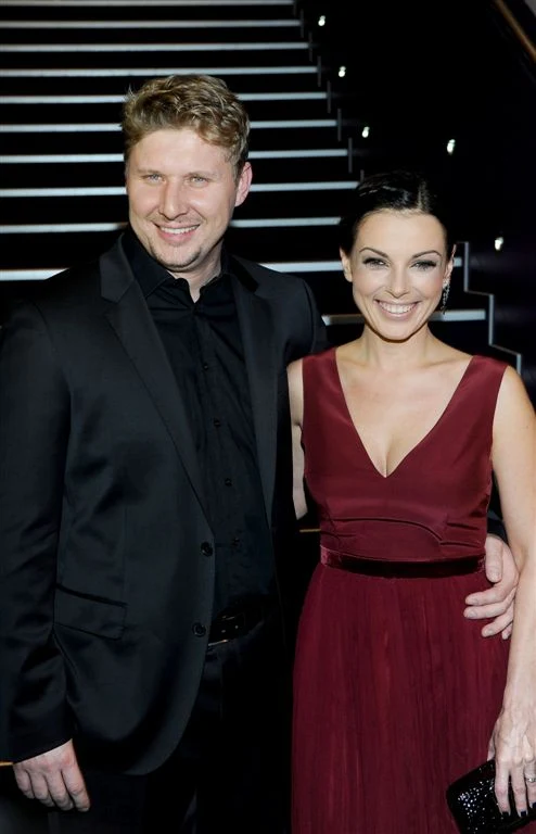 W premierowym pokazie „Od pełni do pełni” uczestniczyły też  inne gwiazdy filmu – grająca główną rolę Kasia Glinka, grający ukochanego Lenki Andrzej Nejman, czyli niezapomniany Waldek Złotopolski ze „Złotopolskich”, oraz Jerzy Bończak, czyli saksofonista Cyprian Sulej z „Lekarzy”, i Monika Kwiatkowska, czyli Elżbieta Norblińska z „Paradoksu”. W kinie pojawił się też perfekcyjnie wystylizowany Maciej Jachowski, czyli Ireneusz Podleśny z „M jak miłość”.
