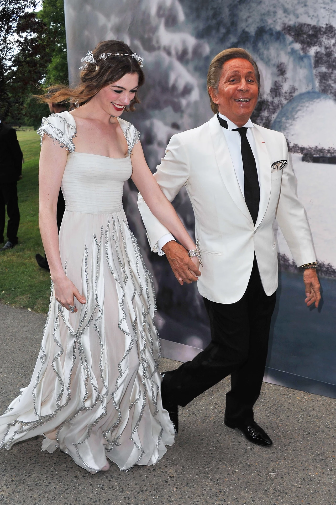 Anne Hathaway i Valentino Garavani Anne Hathaway i Valentino Garavani