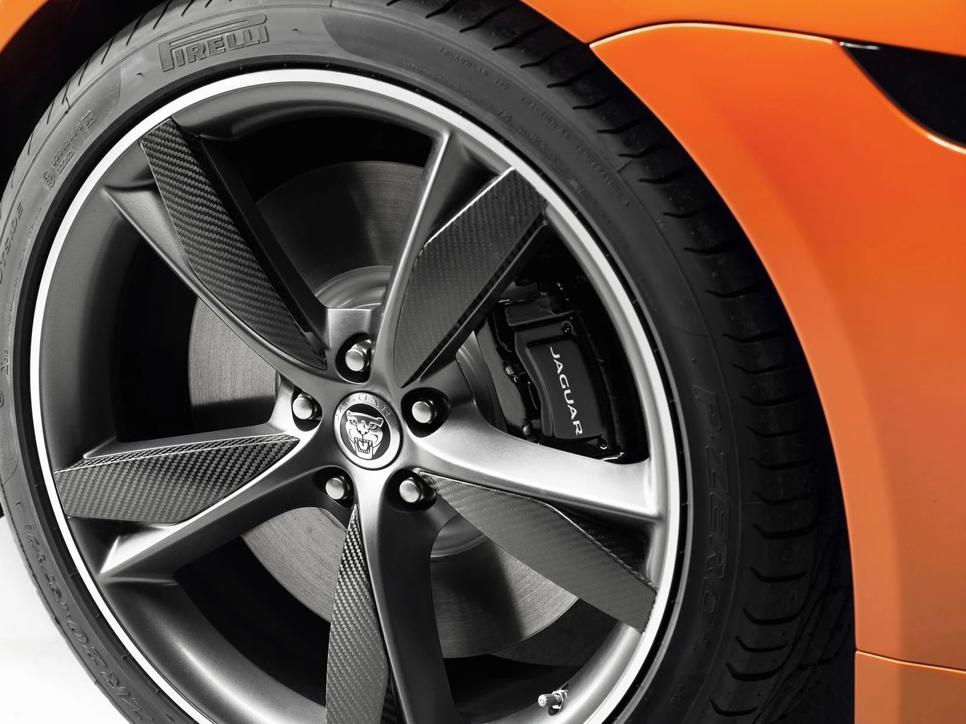 Jaguar F-Type Black Pack