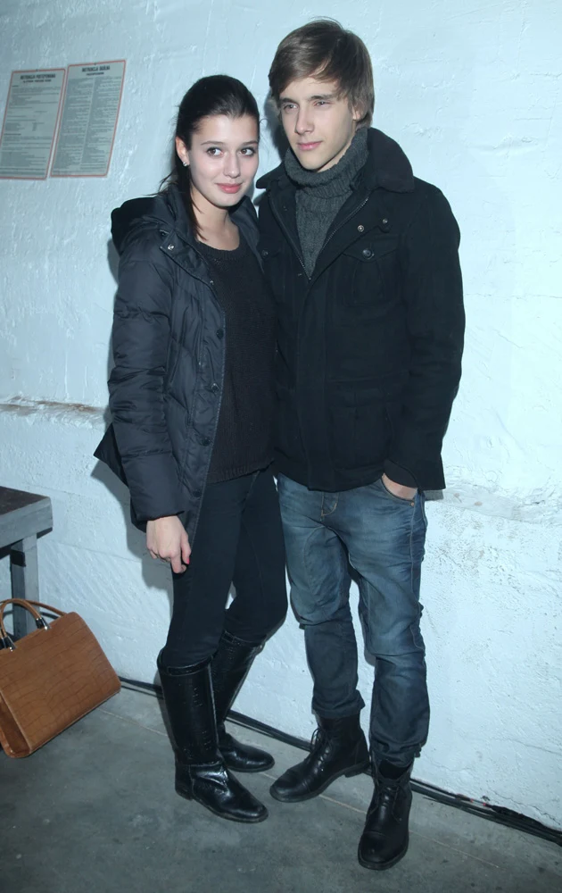 Maciej Musiał z dziewczyną