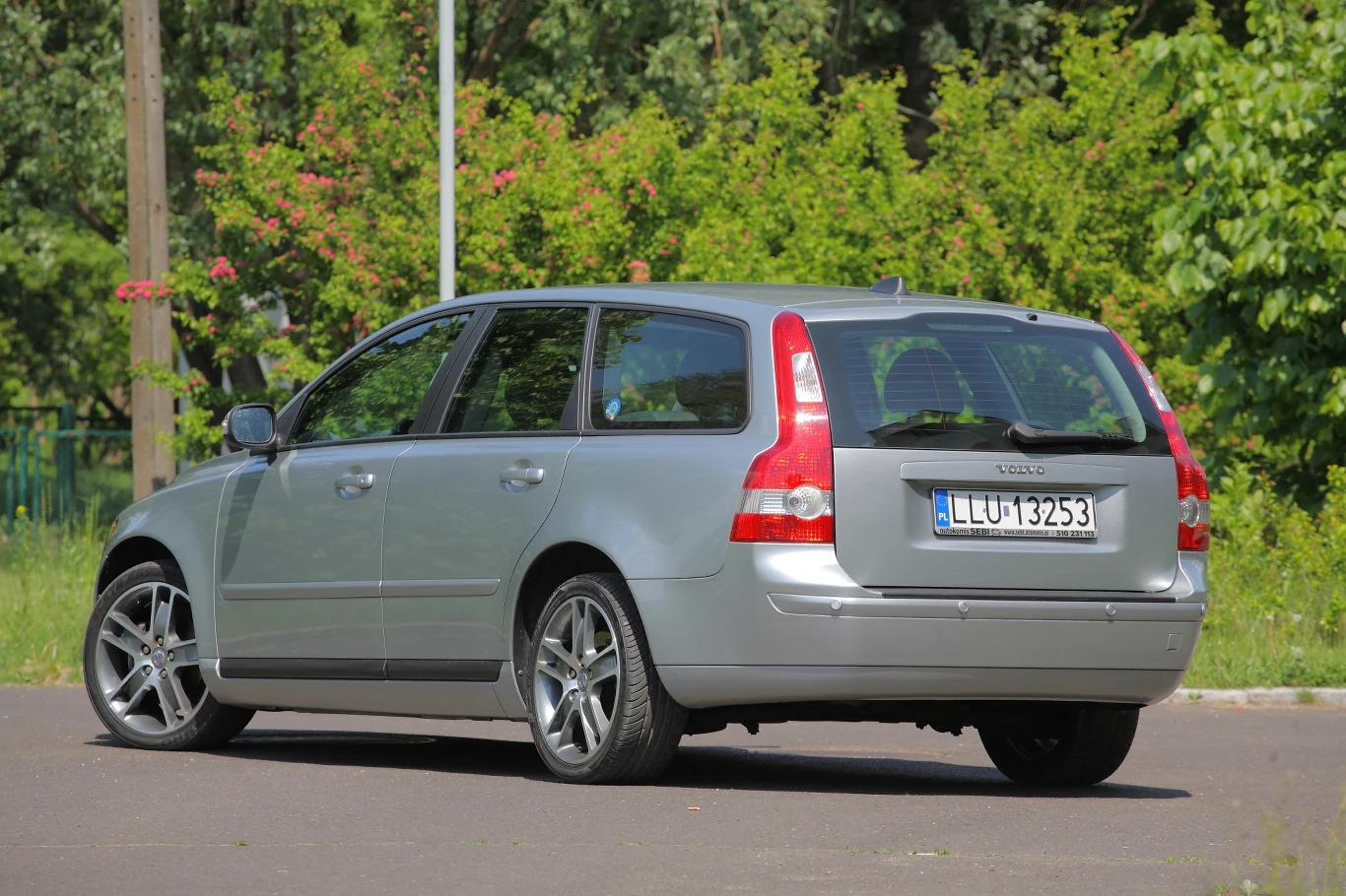 Nieliczne egzemplarze mają dołączany napęd na tylne koła. Jest on realizowany za pomocą elektronicznie sterowanego sprzęgła.