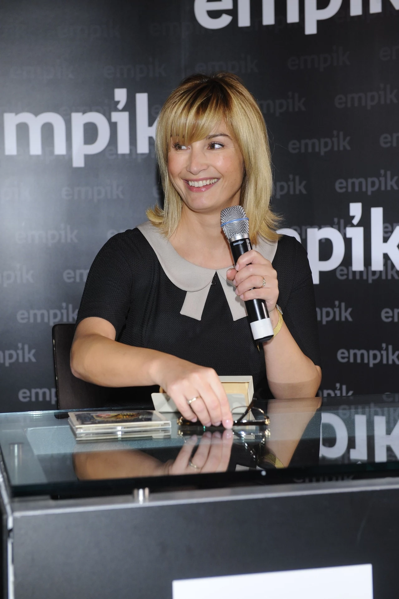 Joanna Brodzik - klasyka i elegancja Joanna Brodzik - klasyka i elegancja