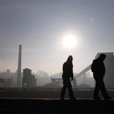 W czasie recesji Anglo American zwolniła już ponad 15 tys. ludzi. W czasie recesji Anglo American zwolniła już ponad 15 tys. ludzi.