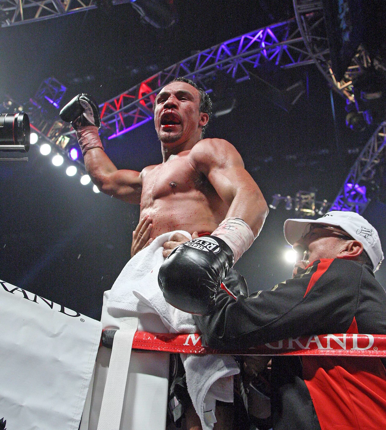 To było czwarte starcie Marqueza z Pacquiao i pierwsze zakończone przed czasem To było czwarte starcie Marqueza z Pacquiao i pierwsze zakończone przed czasem