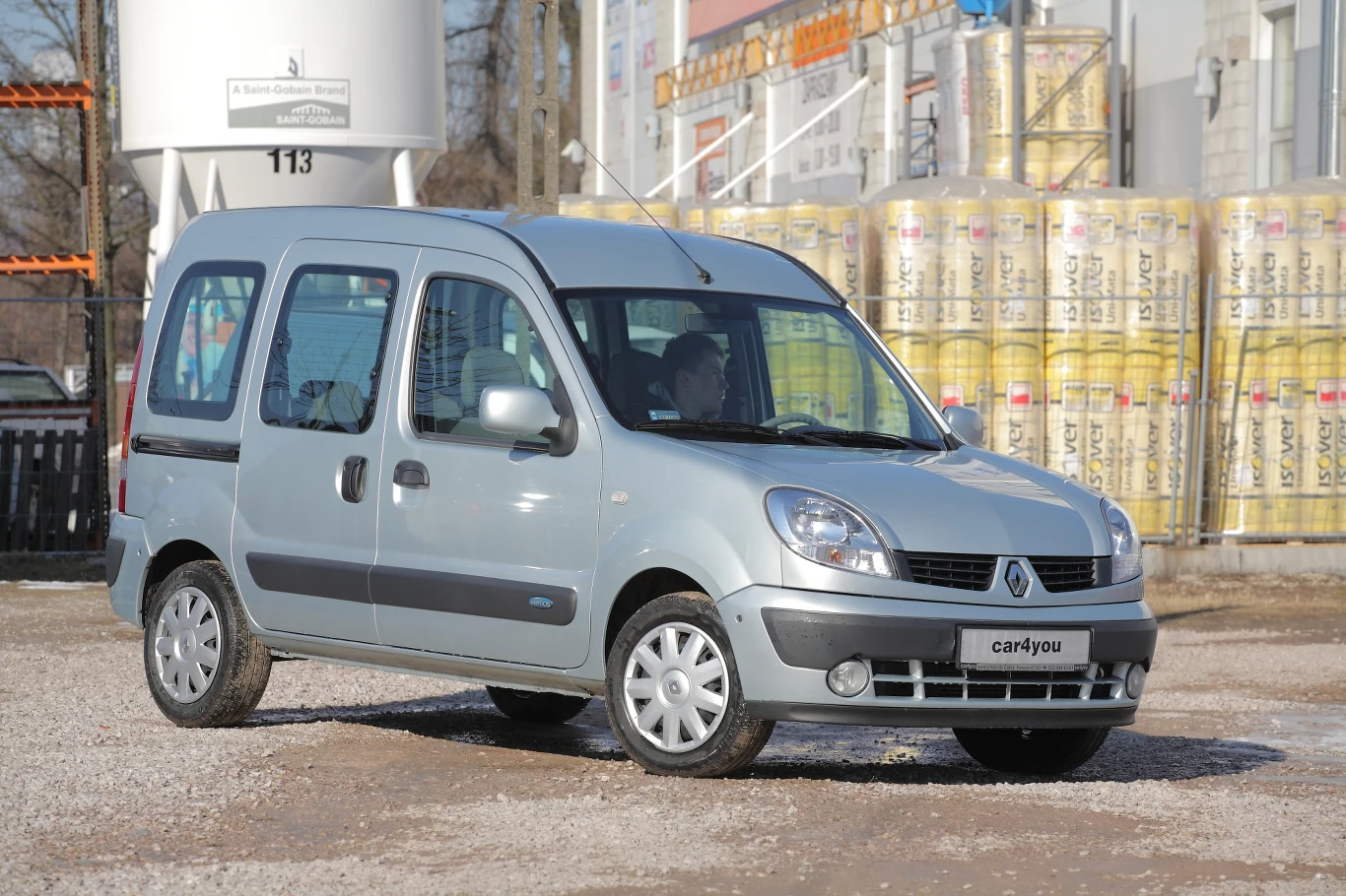 Bezwypadkowe Kangoo z ośmiozaworowym silnikiem benzynowym to auto nie do zdarcia.