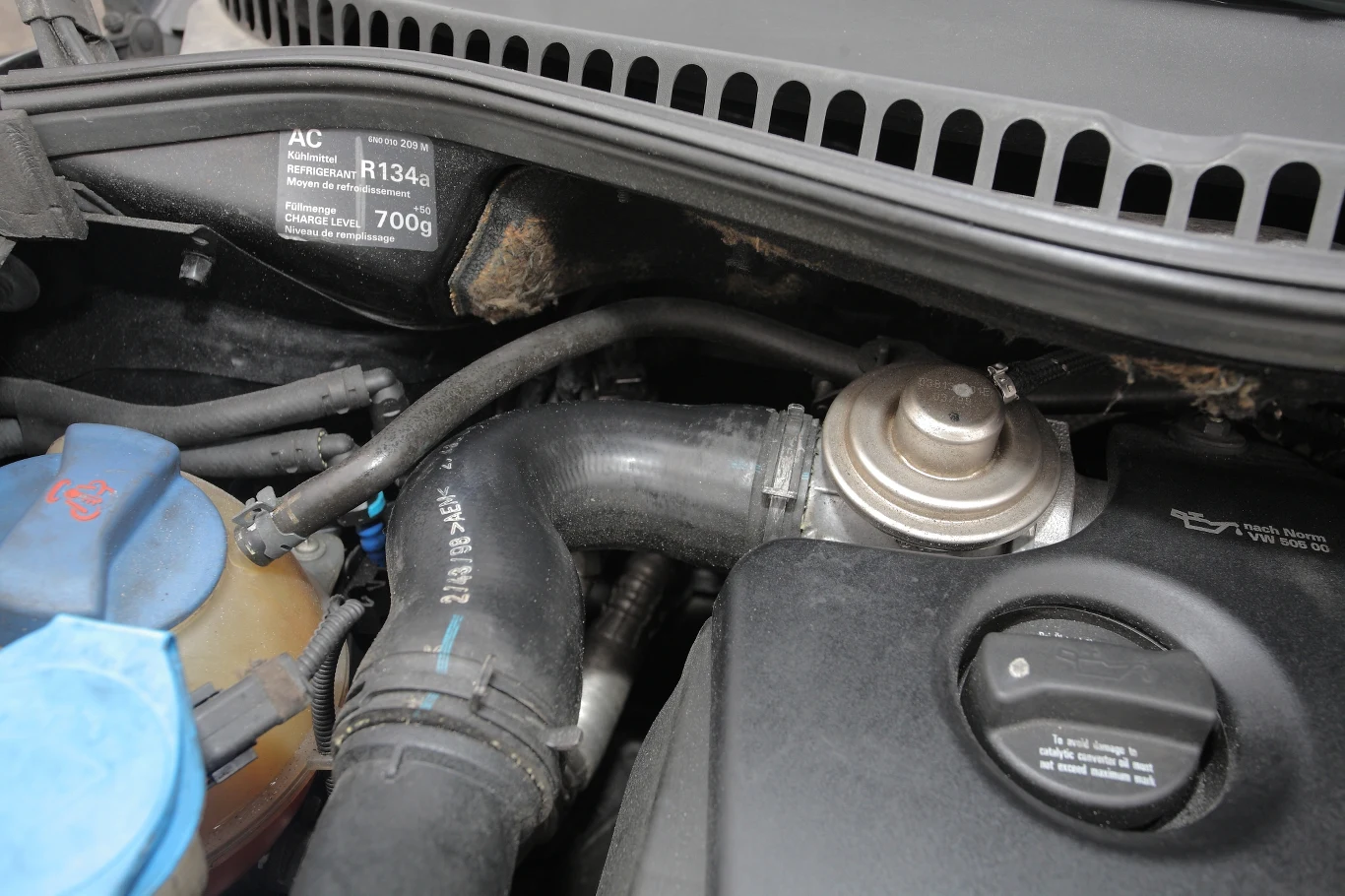 Awarie układu doładowania w TDI: zatarte kierownice turbiny, nieszczelności w przewodach podciśnienia.