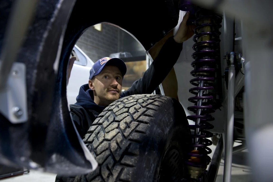 Adam Małysz w Rajdzie Dakar 2013 za kierownicą Toyoty Hilux