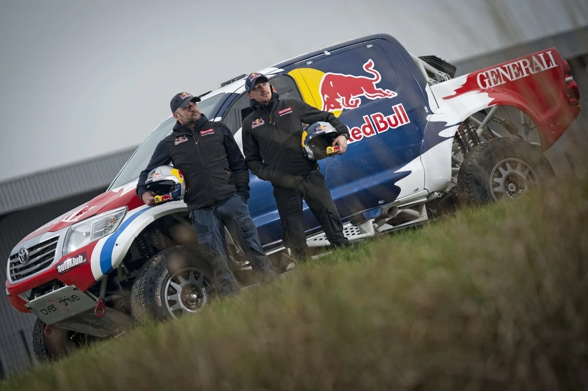 Adam Małysz w Rajdzie Dakar 2013 za kierownicą Toyoty Hilux