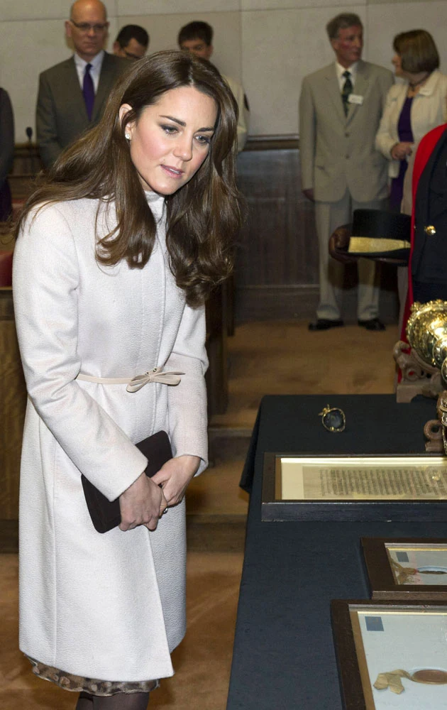 Księżna Kate próbuje skupić się na sobie i dziecku, ale nie może zapomnieć o swojej pielęgniarce