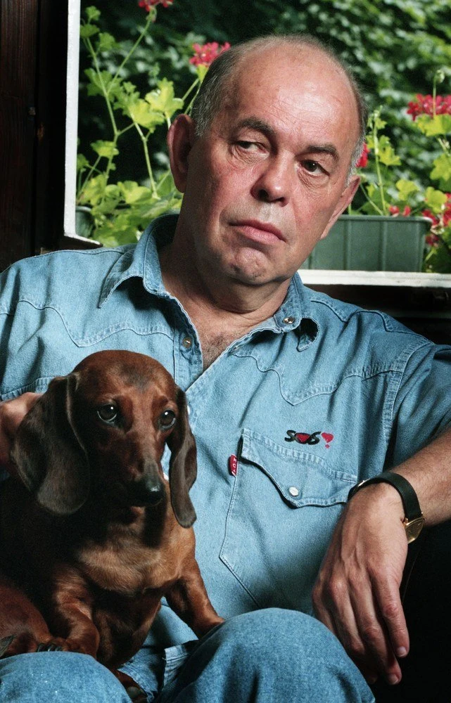 Jacek Kuroń i jego legendarna dżinsowa koszula Jacek Kuroń i jego legendarna dżinsowa koszula