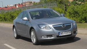 Insignia jest oferowana jako 4-drzwiowy sedan, 5-drzwiowy liftback, oraz 5-drzwiowe kombi Sports Tourer.