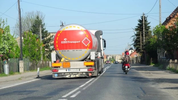 Zarządca drogi ustala, kto może nią jeździć.