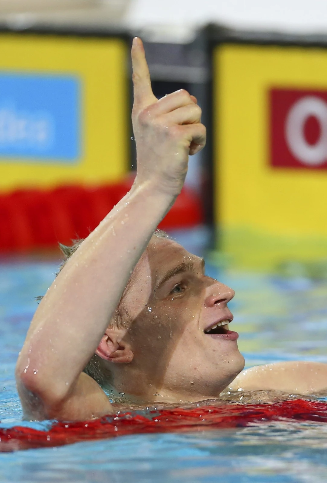 Czasem 1.48,48 ustanowił rekord Polski. Słynnego Amerykanina Ryana Lochtego pokonał o zaledwie 0,02 s.