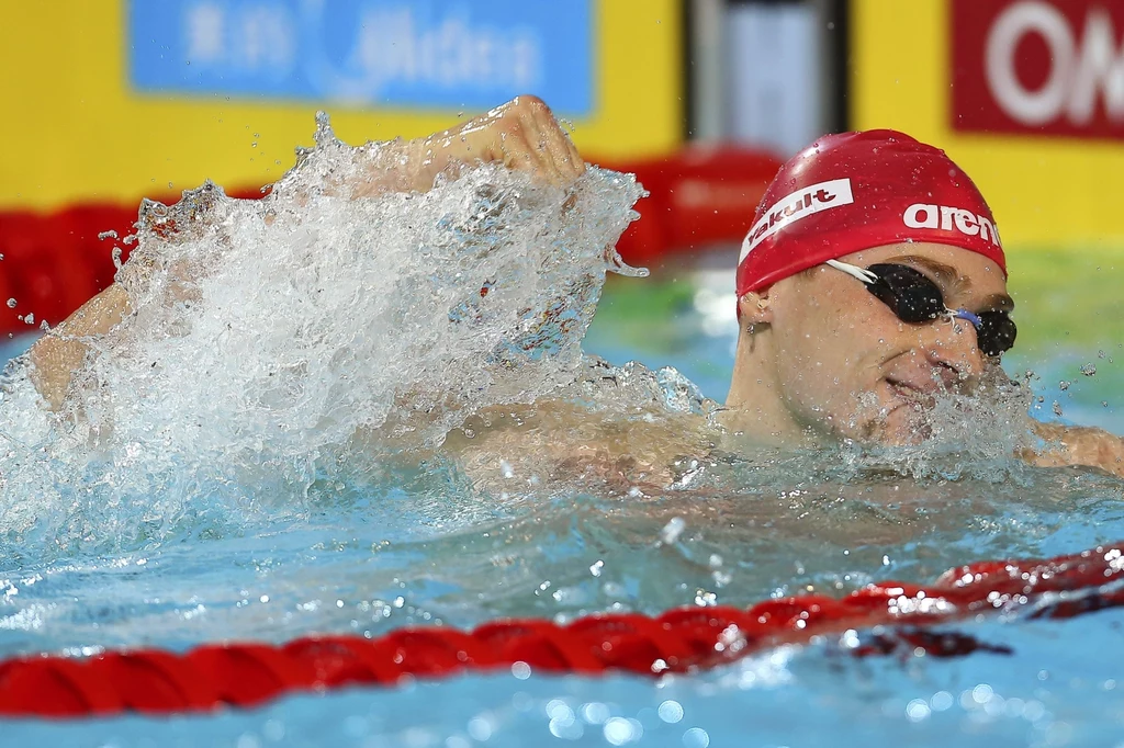 Czasem 1.48,48 ustanowił rekord Polski. Słynnego Amerykanina Ryana Lochtego pokonał o zaledwie 0,02 s.