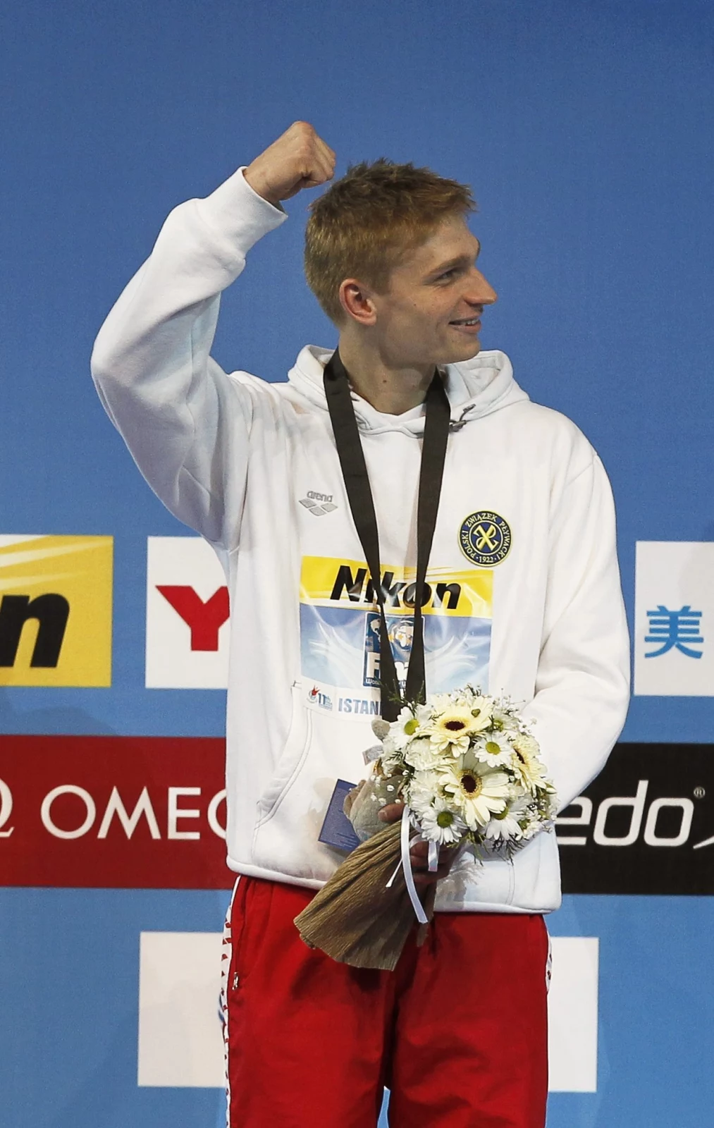 Czasem 1.48,48 ustanowił rekord Polski. Słynnego Amerykanina Ryana Lochtego pokonał o zaledwie 0,02 s.