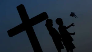 Okradanie zmarłego podczas ceremonii pogrzebowej - szczyt głupoty