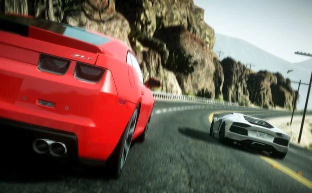 Lamborghini Aventador ściga Chevrolet Camaro ZL1 - oba samochody tylko w limitowanej edycji Lamborghini Aventador ściga Chevrolet Camaro ZL1 - oba samochody tylko w limitowanej edycji